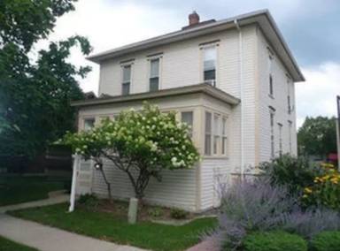 Main picture of 414 S Hough St