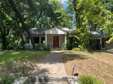 Main picture of 806 E 31st St