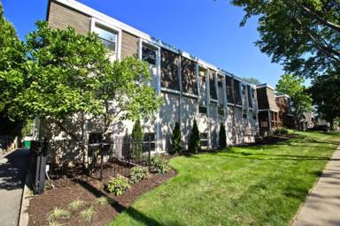 Main picture of 4415 Jefferson St