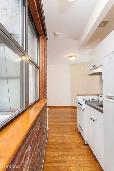 Main picture of 410 E 13th St
