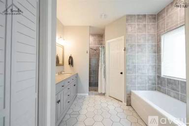Main picture of 1035 City View Dr