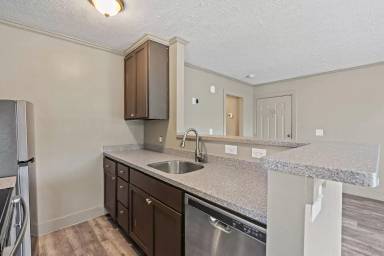 Main picture of 5170 Linbar Dr