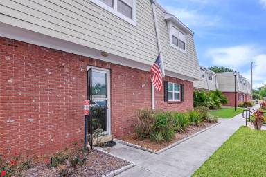 Main picture of Greenbriar Apartments