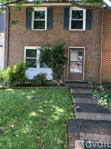 Main picture of 369 W Broad St