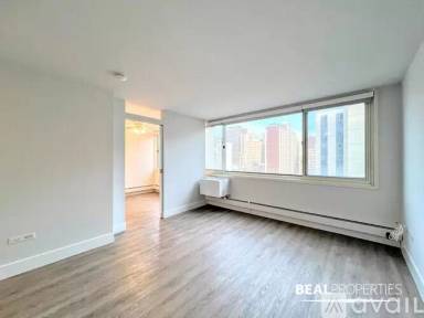 Main picture of 1344 N Dearborn St