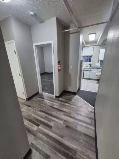 Main picture of 301 N Riverfront Dr