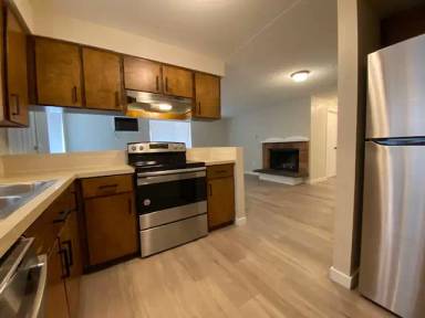 Main picture of 424 W Shannon Ave