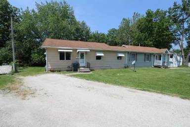 Main picture of 122 124 Melrose Ct