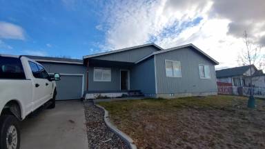 Main picture of 427 N Cedar Ave