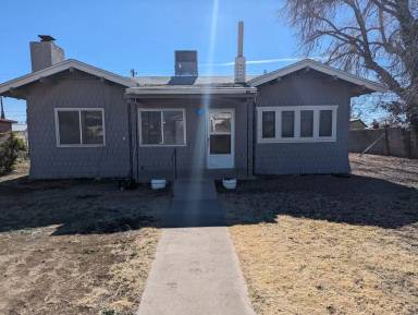 Main picture of 215 Pattie Ave