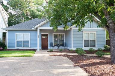 Main picture of 101 Camden Pl