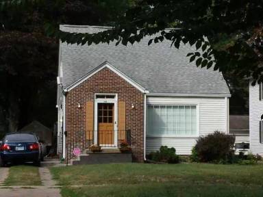 Main picture of 2445 S Lowell Ave