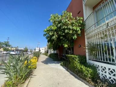 Main picture of 13820 Victory Blvd