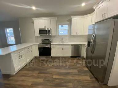 Main picture of 39 School St