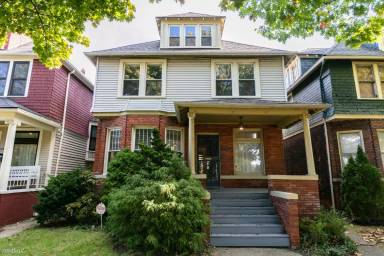 Main picture of 1728 Parker St