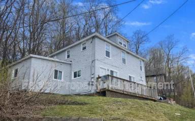 Main picture of 103 Locust St