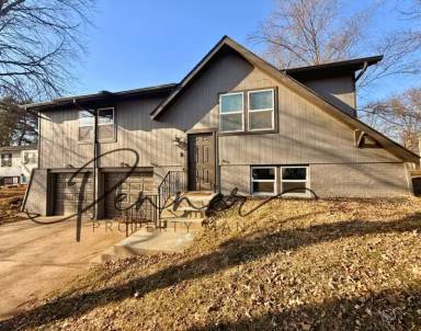 Main picture of 710 NE Westwind Dr
