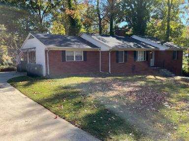 Main picture of 105 Glenwood Dr