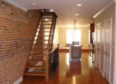 Main picture of 623 S Clinton St
