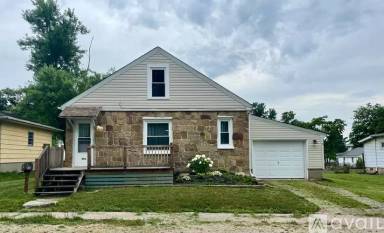 Main picture of 435 Wellington Ave
