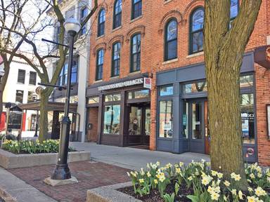 Main picture of 303 S Main St