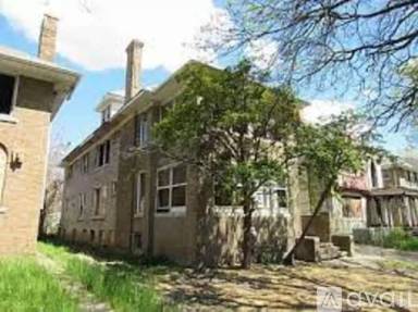 Main picture of 3008 Webb St