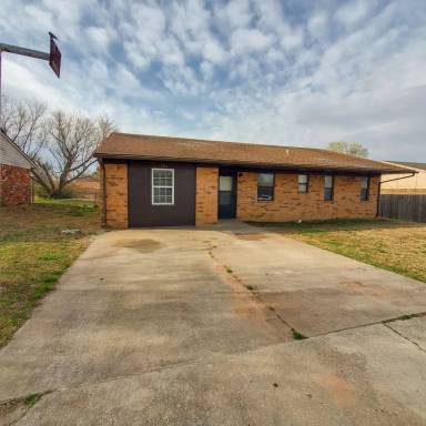 Main picture of 1214 Pond Creek Dr