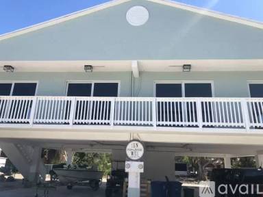Main picture of 16 Palm Dr
