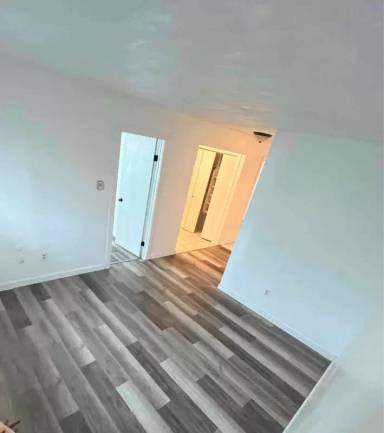 Main picture of 255 E Main St