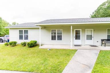 Main picture of 241 Lakewood Dr