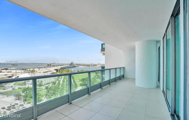 Main picture of 900 Biscayne Bay Condos