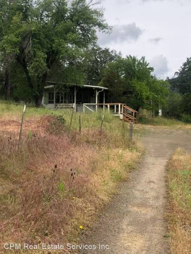 Main picture of 5865 Rhodes Ln