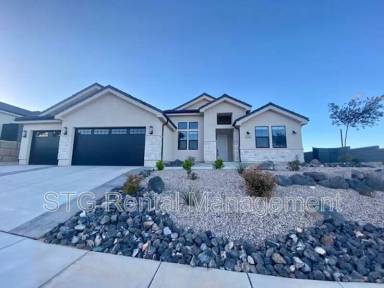 Main picture of 956 E Fremont St