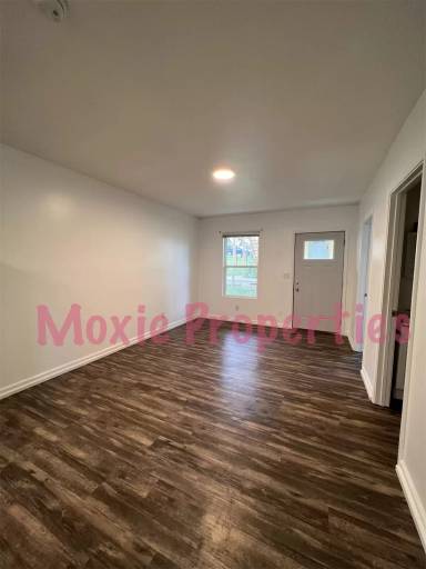 Main picture of 233 W South J St