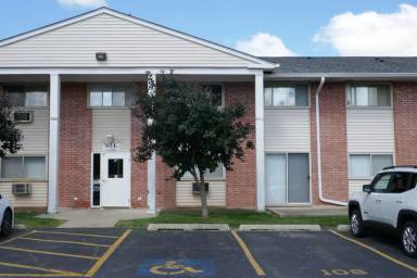 Main picture of 703 E Fullerton Ave