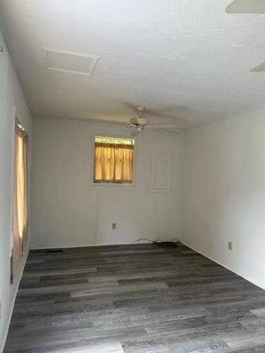 Main picture of 206 Marsh Oaks Dr