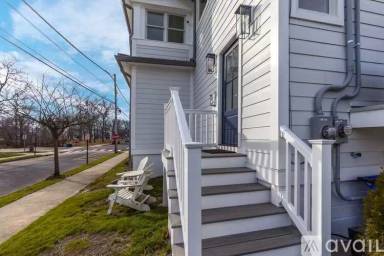 Main picture of 701 Sunset Ave