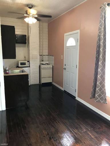 Main picture of 1000 Druid Rd E