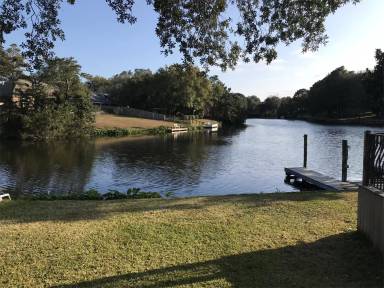 Main picture of 820 N Lakeside Dr