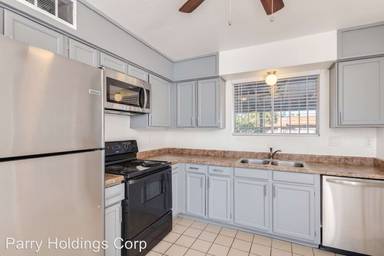 Main picture of 2222 W Chambers St
