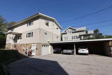 Main picture of 119 River St