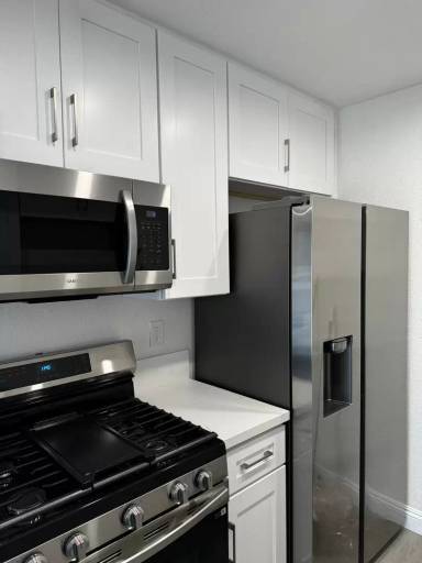 Main picture of 645 N Pomona Ave