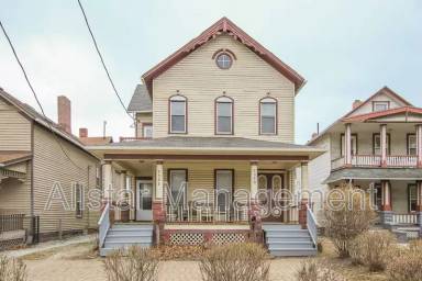 Main picture of 2520 W 14th St