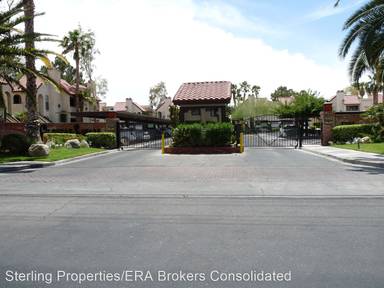 Main picture of Glen Oaks Square