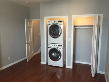 Main picture of 818 Main St