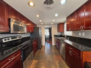 Main picture of 4132 N 33rd St