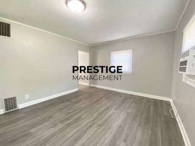 Main picture of 4053 Polk St