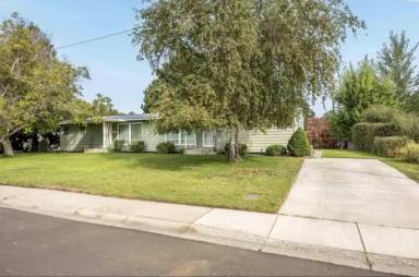 Main picture of 2112 Trippe St