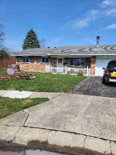 Main picture of 401 Skipper Ct