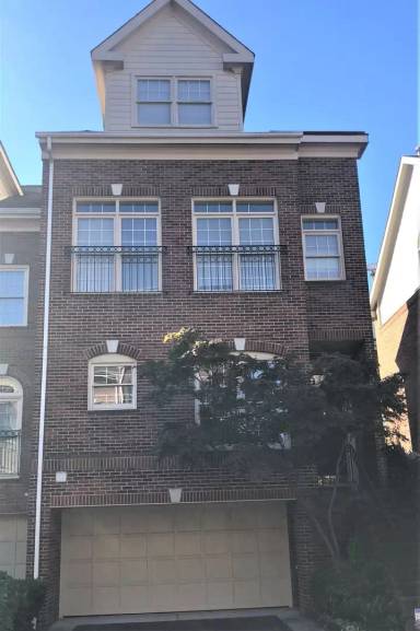 Main picture of 1514 N Colonial Ct